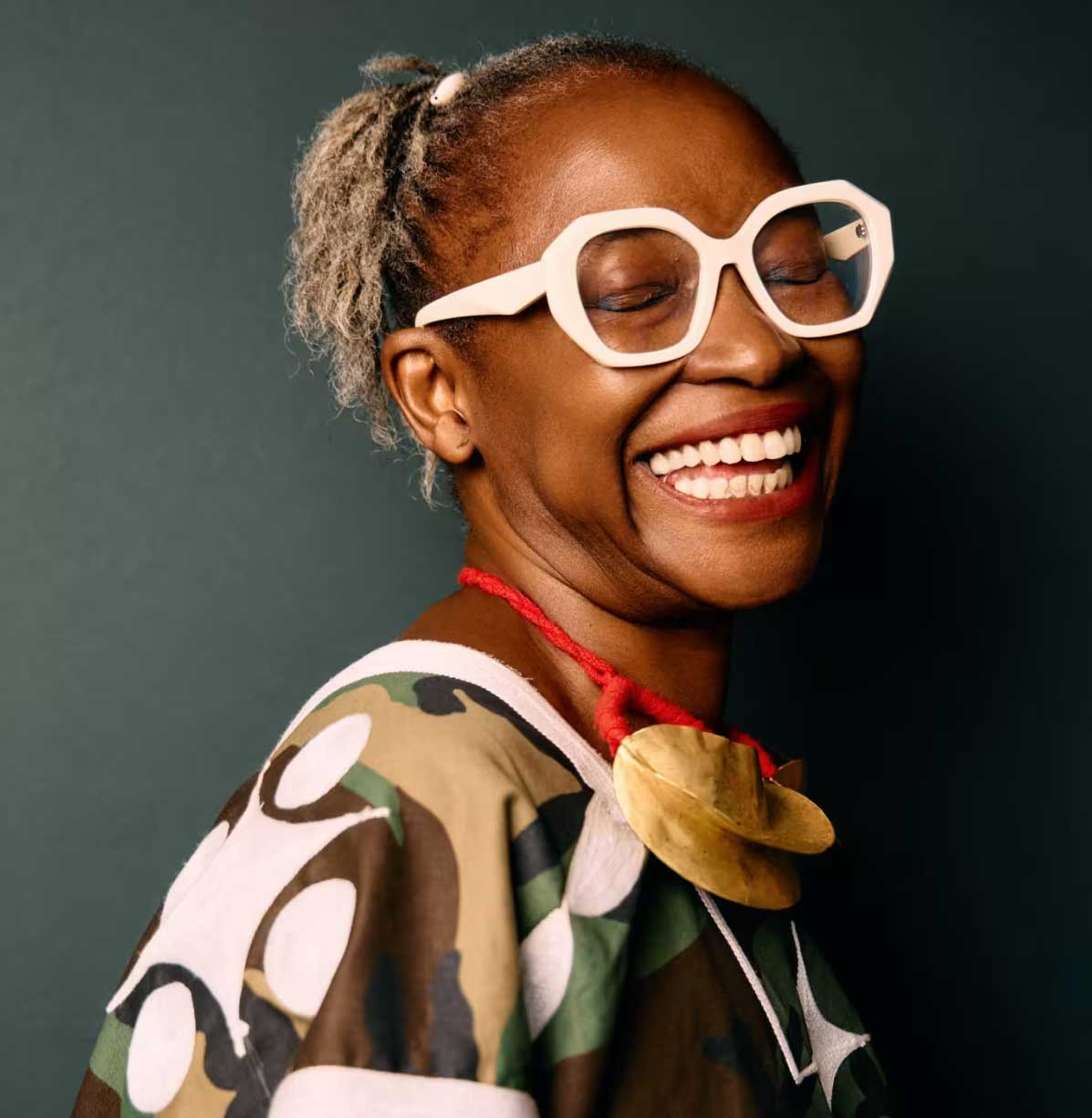 Koyo Kouoh : hommage à une figure majeure de l’art contemporain africain